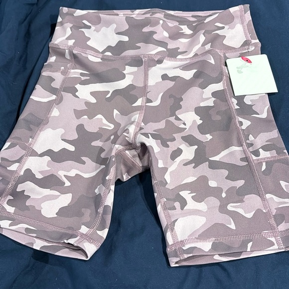 90 Degrees by reflex shorts nwt shorts size 10/M - Picture 3 of 5